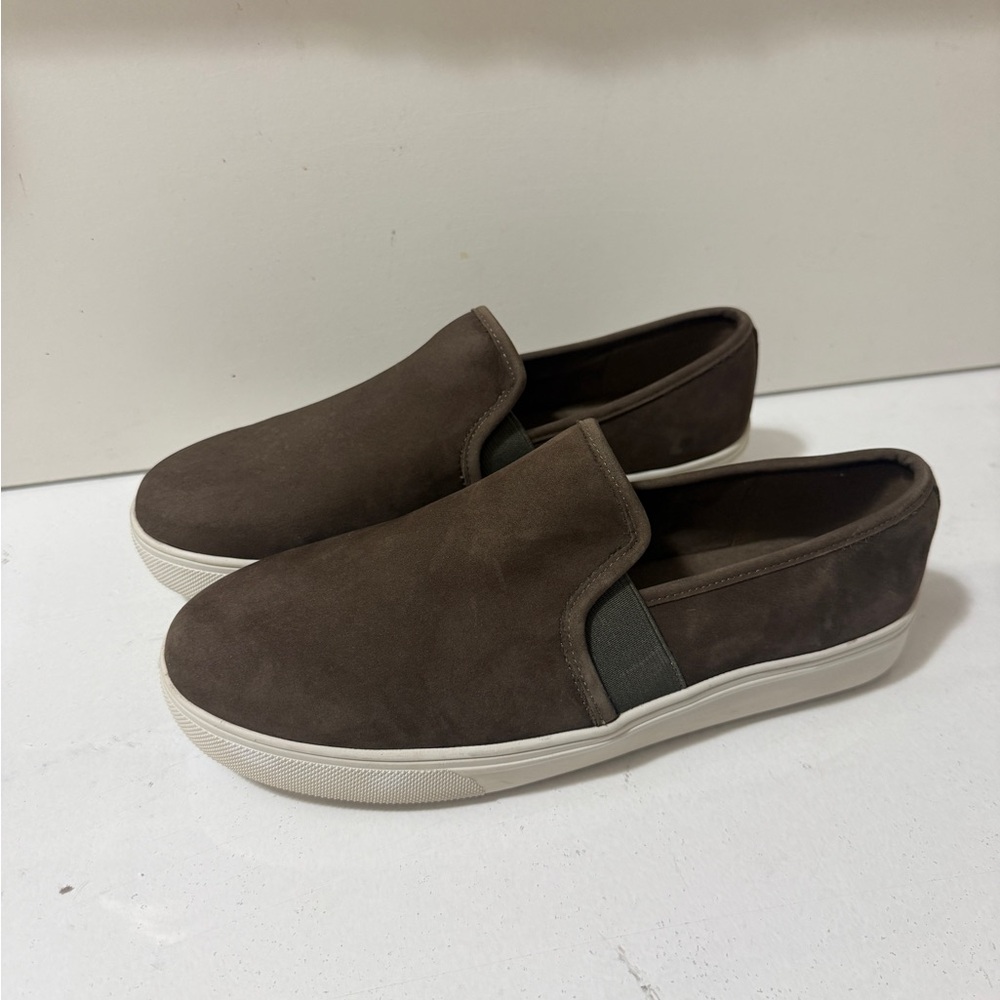 Blondo women's Slip-On Casual Sneakers in Dark Brown new conditions - Picture 4 of 10